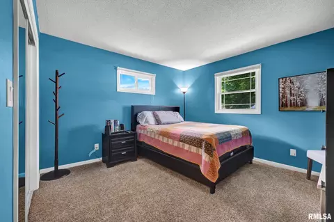 Bedroom - 1142 Stacy Ln, Macomb, IL 61455 photo 3 of 5