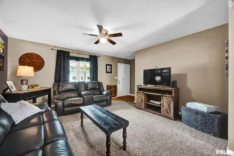 Living - 1142 Stacy Ln, Macomb, IL 61455 photo 3 of 3
