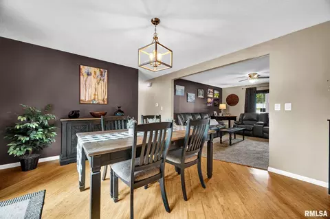 Dining - 1142 Stacy Ln, Macomb, IL 61455 photo 2 of 3