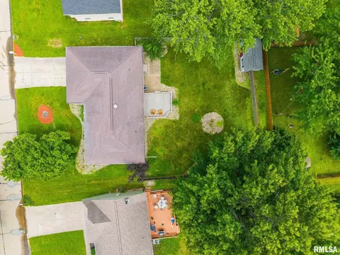 View/Area - 1142 Stacy Ln, Macomb, IL 61455 photo 3 of 3