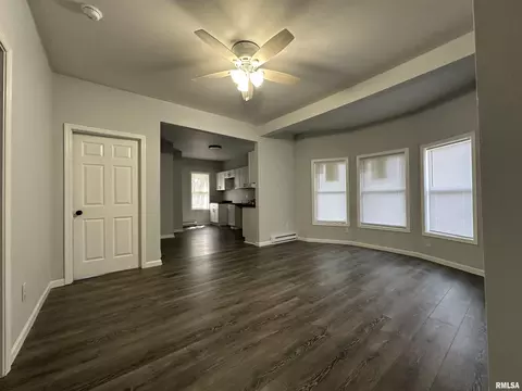 1514 S 8th St, Springfield, IL 62703 photo 2