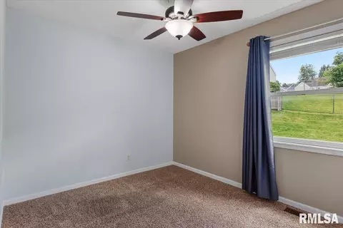 Bedroom - 1524 Maureen Ct, Springfield, IL 62702 photo 3 of 7