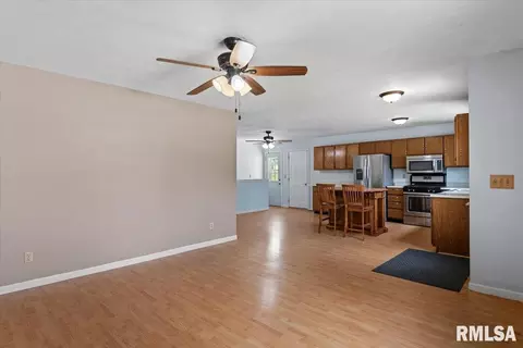 Living - 1524 Maureen Ct, Springfield, IL 62702 photo 2 of 2