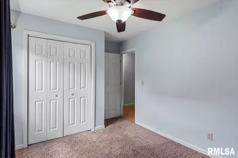 Bedroom - 1524 Maureen Ct, Springfield, IL 62702 photo 4 of 7
