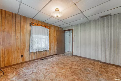 Bedroom - 710 S Cedar St, Delavan, IL 61734 photo 1 of 10