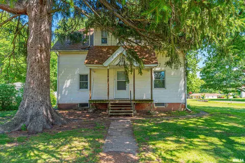 Exterior - 710 S Cedar St, Delavan, IL 61734 photo 2 of 4