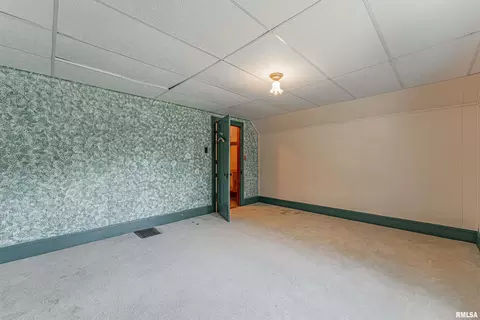 Bedroom - 710 S Cedar St, Delavan, IL 61734 photo 8 of 10
