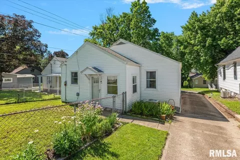 Exterior - 523 Wood Ave, Springfield, IL 62702 photo 4 of 6