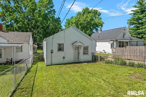 Exterior - 523 Wood Ave, Springfield, IL 62702 photo 6 of 6