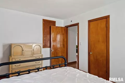 Bedroom - 523 Wood Ave, Springfield, IL 62702 photo 3 of 6