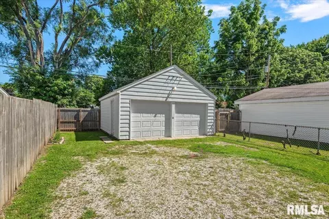 Exterior - 523 Wood Ave, Springfield, IL 62702 photo 2 of 6