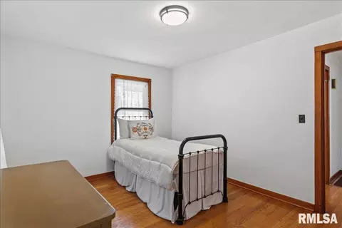 Bedroom - 523 Wood Ave, Springfield, IL 62702 photo 5 of 6