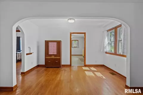 Entry Way - 523 Wood Ave, Springfield, IL 62702 photo 1 of 3