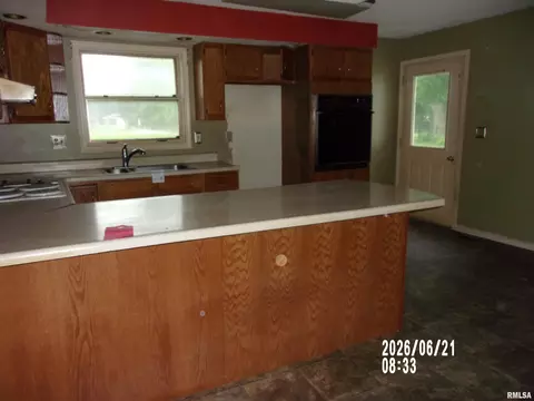116 N Griffin St, Macomb, IL 61455 photo 3