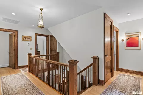 Entry Way - 1340 Wiggins Ave, Springfield, IL 62704 photo 3 of 4