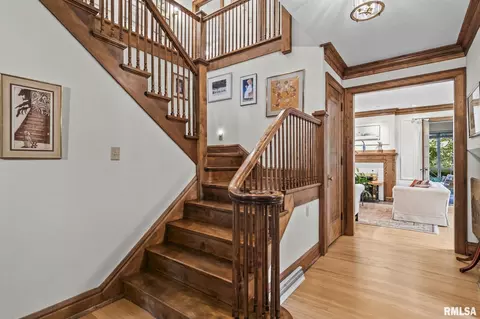Entry Way - 1340 Wiggins Ave, Springfield, IL 62704 photo 2 of 4