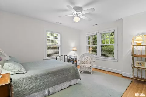 Bedroom - 1340 Wiggins Ave, Springfield, IL 62704 photo 5 of 10