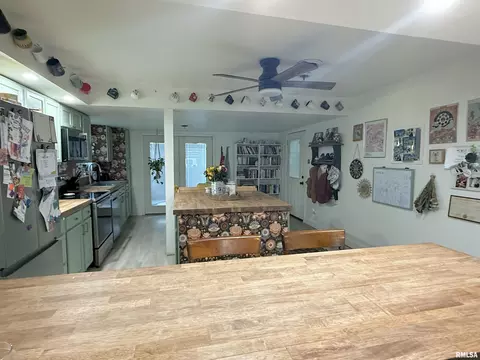 Kitchen - 22 Fox Ct, Springfield, IL 62703 photo 1 of 4