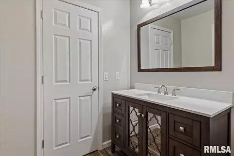 Bath - 8101 Tack Ln, Springfield, IL 62712 photo 1 of 1