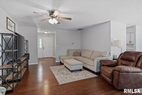 Entry Way - 8101 Tack Ln, Springfield, IL 62712 photo 1 of 5