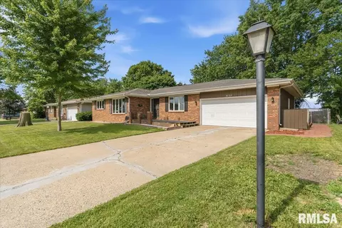 Exterior - 3137 Temple Dr, Springfield, IL 62704 photo 8 of 8