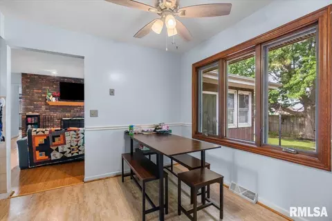 Dining - 3137 Temple Dr, Springfield, IL 62704 photo 1 of 2