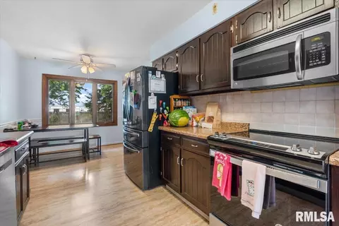 Kitchen - 3137 Temple Dr, Springfield, IL 62704 photo 2 of 2