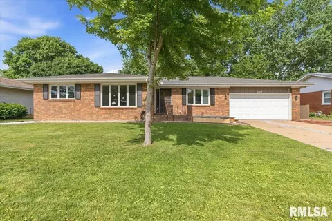 3137 Temple Dr, Springfield, IL 62704