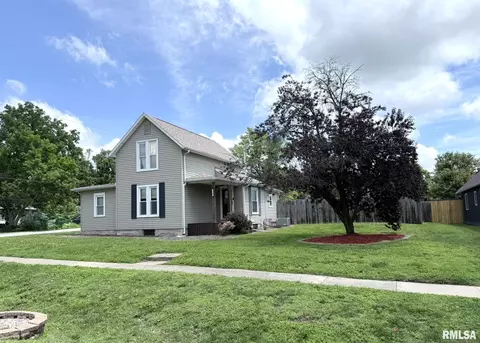 216 S State St, East Galesburg, IL 61430