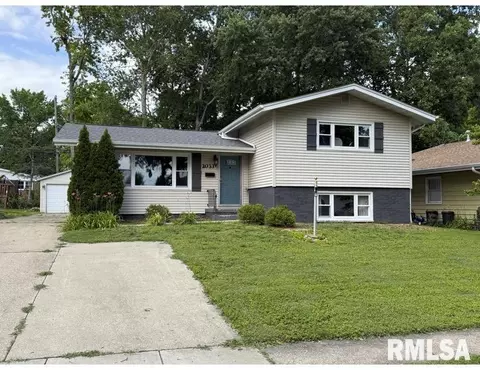 2033 Brentwood Dr, Springfield, IL 62704