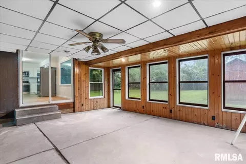 Exterior - 66 W Hazel Dell Ln, Springfield, IL 62703 photo 4 of 8