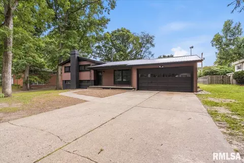 Exterior - 66 W Hazel Dell Ln, Springfield, IL 62703 photo 2 of 8