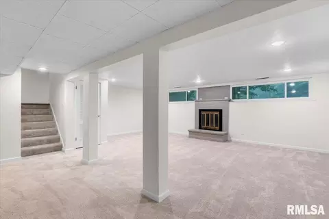 Living - 66 W Hazel Dell Ln, Springfield, IL 62703 photo 8 of 9