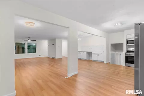 Living - 66 W Hazel Dell Ln, Springfield, IL 62703 photo 5 of 9