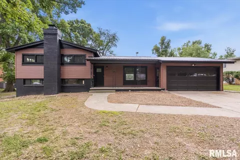 66 W Hazel Dell Ln, Springfield, IL 62703