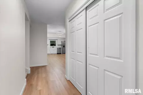 Entry Way - 66 W Hazel Dell Ln, Springfield, IL 62703 photo 1 of 2