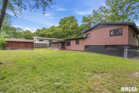 Exterior - 66 W Hazel Dell Ln, Springfield, IL 62703 photo 6 of 8