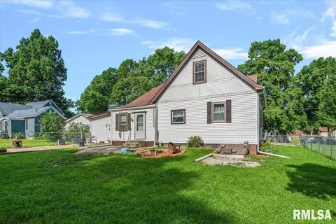 Exterior - 404 N Ewing St, Tallula, IL 62688 photo 7 of 8