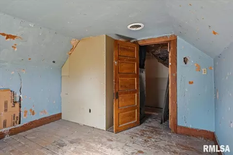 Bedroom - 404 N Ewing St, Tallula, IL 62688 photo 9 of 9
