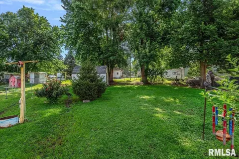 Exterior - 404 N Ewing St, Tallula, IL 62688 photo 3 of 8