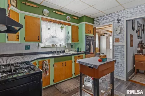 Kitchen - 404 N Ewing St, Tallula, IL 62688 photo 2 of 3