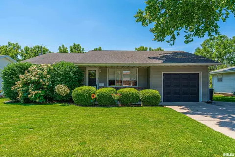 120 Northville Dr, Lincoln, IL 62656