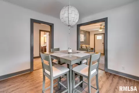 Dining - 2417 S 6th St, Springfield, IL 62703 photo 1 of 1