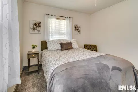 Bedroom - 2417 S 6th St, Springfield, IL 62703 photo 5 of 6