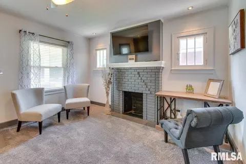 Living - 2417 S 6th St, Springfield, IL 62703 photo 2 of 2