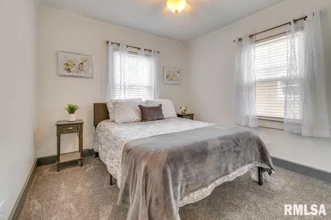 Bedroom - 2417 S 6th St, Springfield, IL 62703 photo 1 of 6