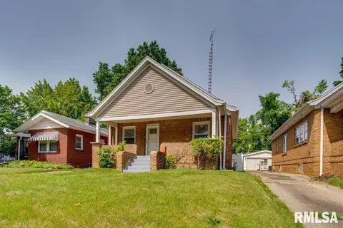 Exterior - 2417 S 6th St, Springfield, IL 62703 photo 6 of 6
