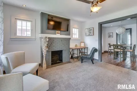 Living - 2417 S 6th St, Springfield, IL 62703 photo 1 of 2
