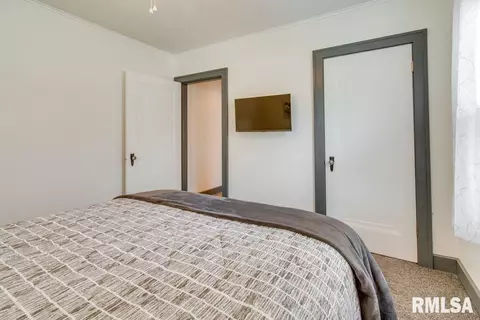 Bedroom - 2417 S 6th St, Springfield, IL 62703 photo 4 of 6