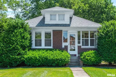 1709 N Prairie St, Galesburg, IL 61401